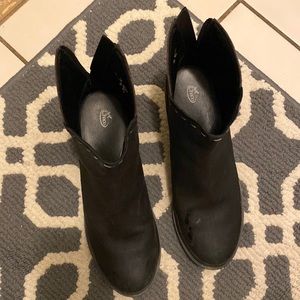 Chaco zip back bootie